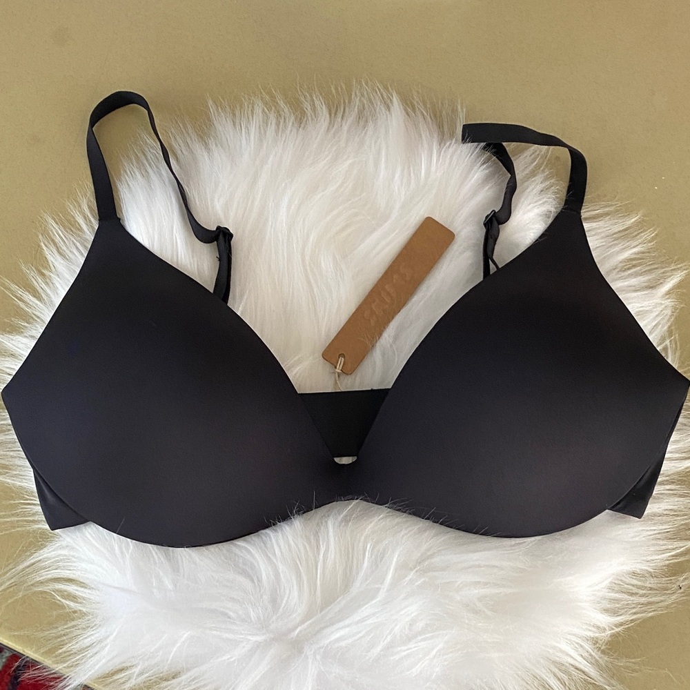 SKIMS NWT wireless form super push-up bra size 34C color onyx